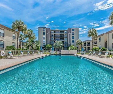 Sea Club Condo #204