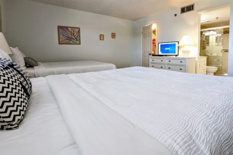 Sea Club Condo #502