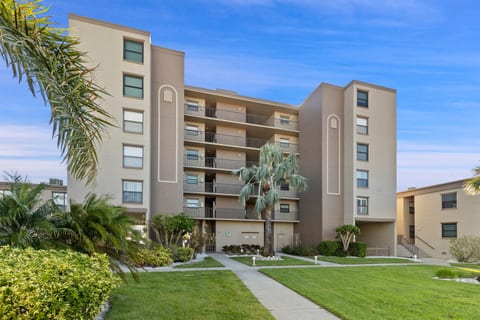Sea Club Condo #102