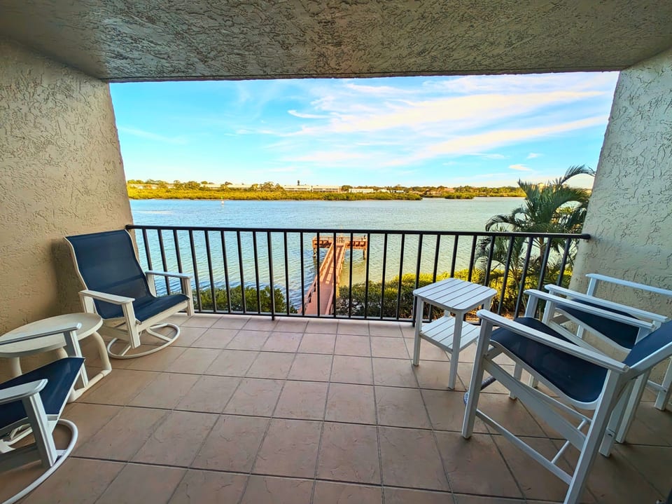 Covered waterfront Condo!