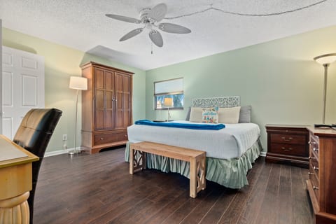 Sea Club Condo #102