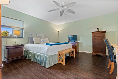 Sea Club Condo #102