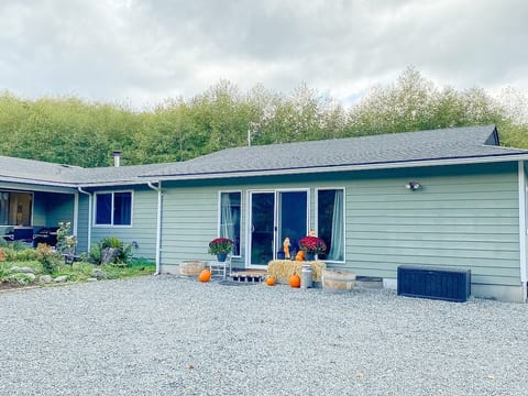 While attached to the main dwelling space, it is completely private with two separate entrances for you to use- sliding door and back door.
