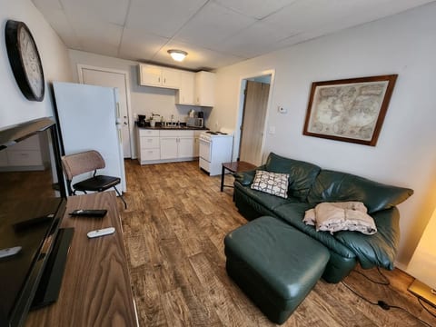 1 Bedroom Apartment Close to Downtown