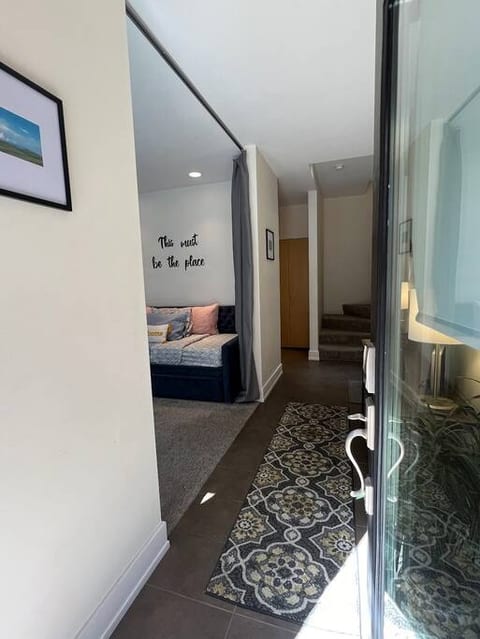 Old Market Townhome w/ 2 King Suites+Garage+View