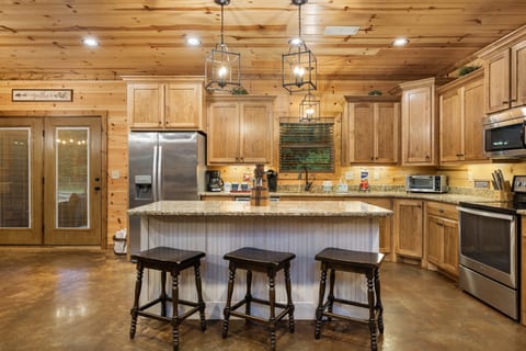 Kitchen spacious island