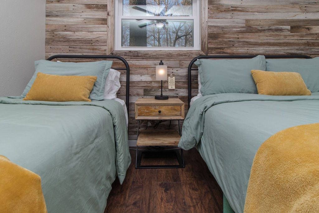 Peaceful Back 40 Treehouse!