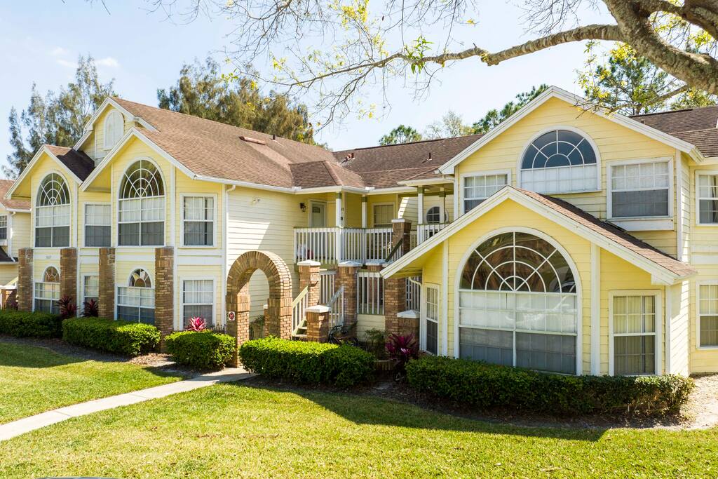 beautiful-spacious-and-cozy-retreat-near-disney/