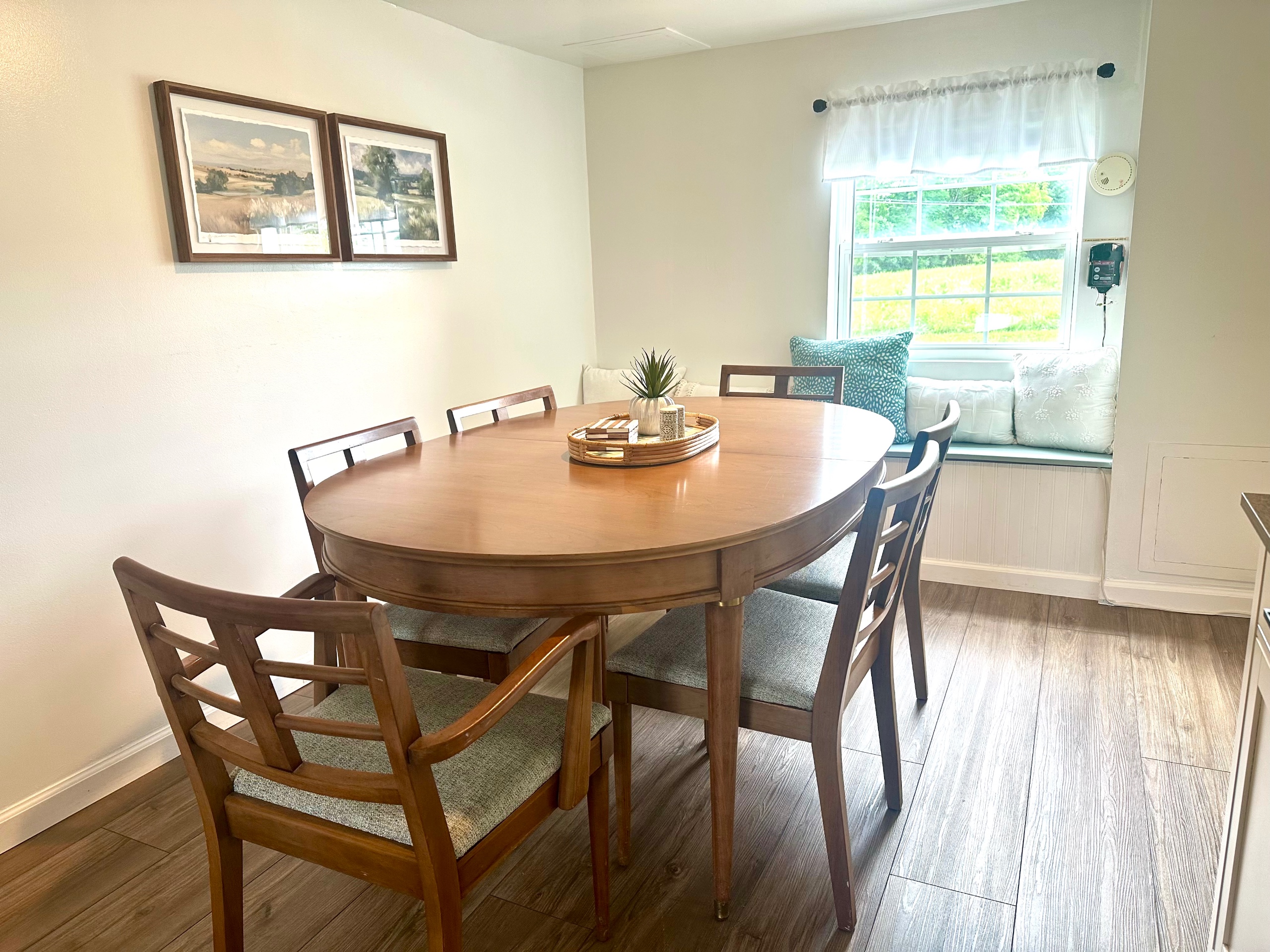 6 Time Award Winning Blue Coat Cottage Sleeps 6