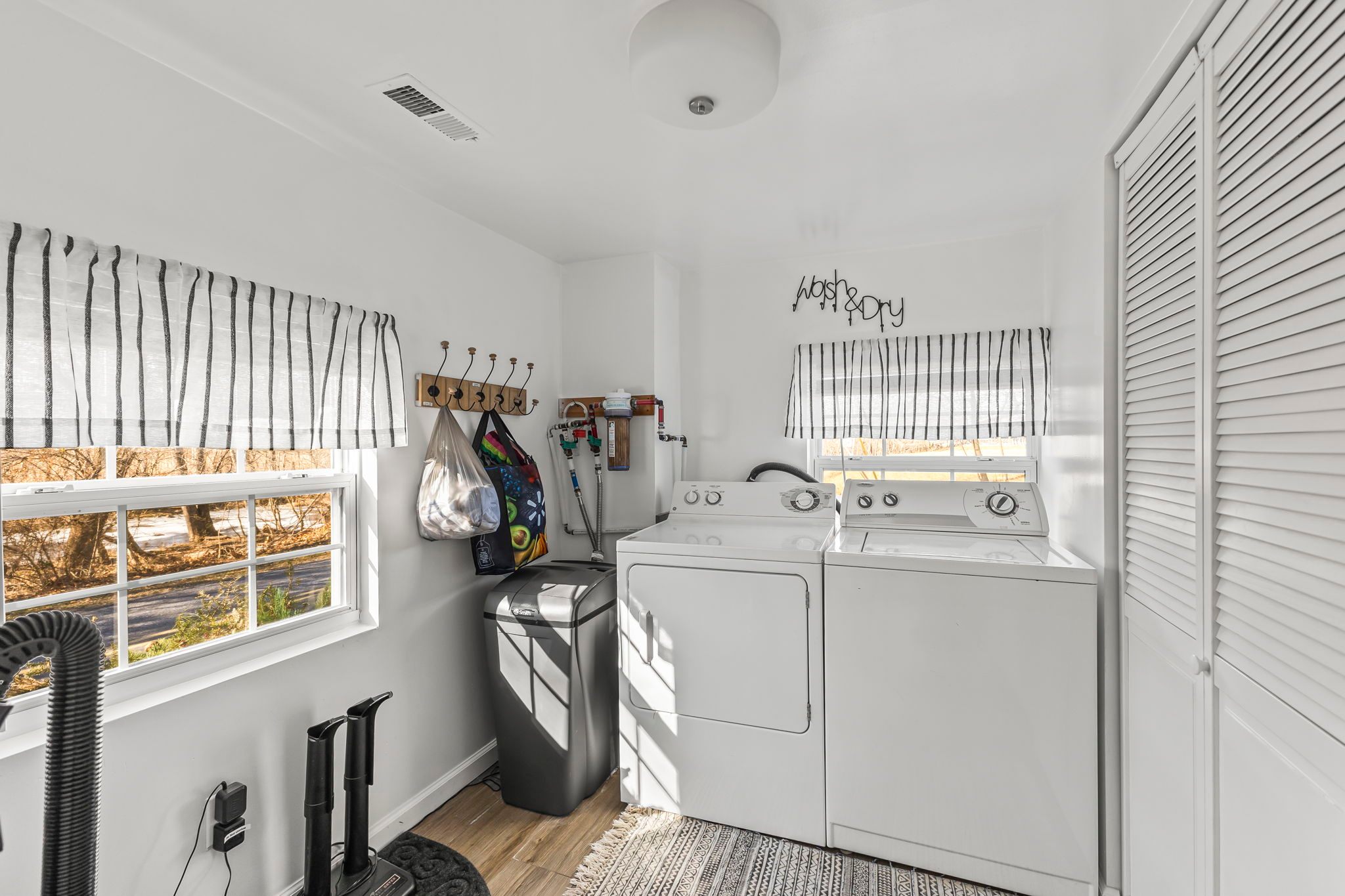 We offer a washer and dryer, as well as laundry detergent for your use. You'll also find a bag with beach towels for those who want to play in Marsh Creek (directly across the road)