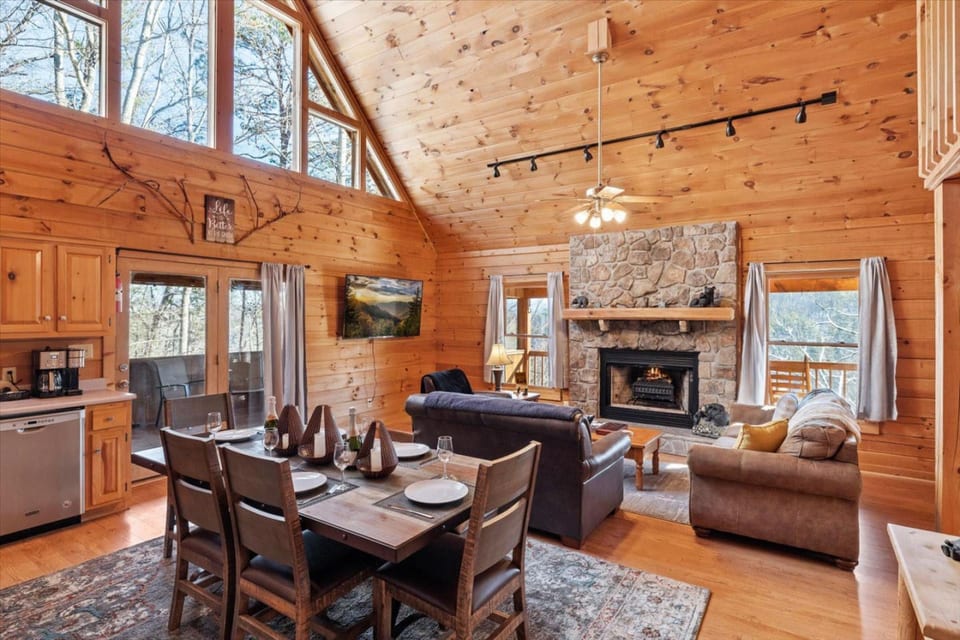 Private Cabin | Hot Tub | King beds | Forest Views - Sevierville