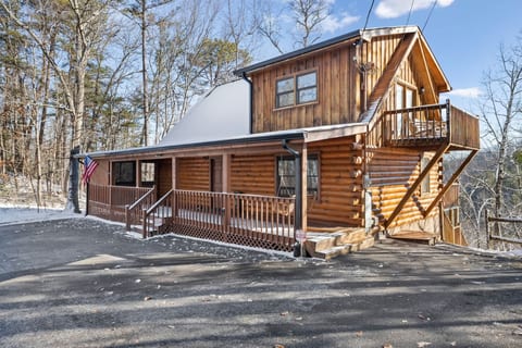 Private Cabin | Hot Tub | King beds | Forest Views