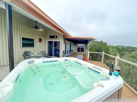 Lookingglass, Hill Country, Canyon Lake, Sleeps 15