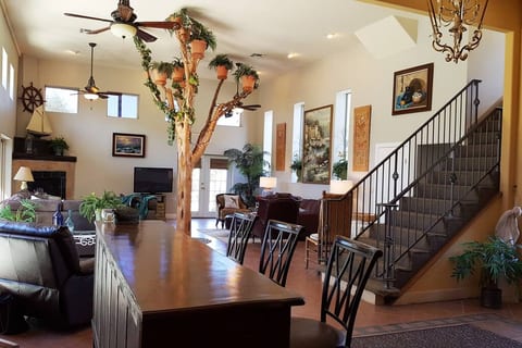 Great Tree Room, with 1 Queen Sofa sleeper