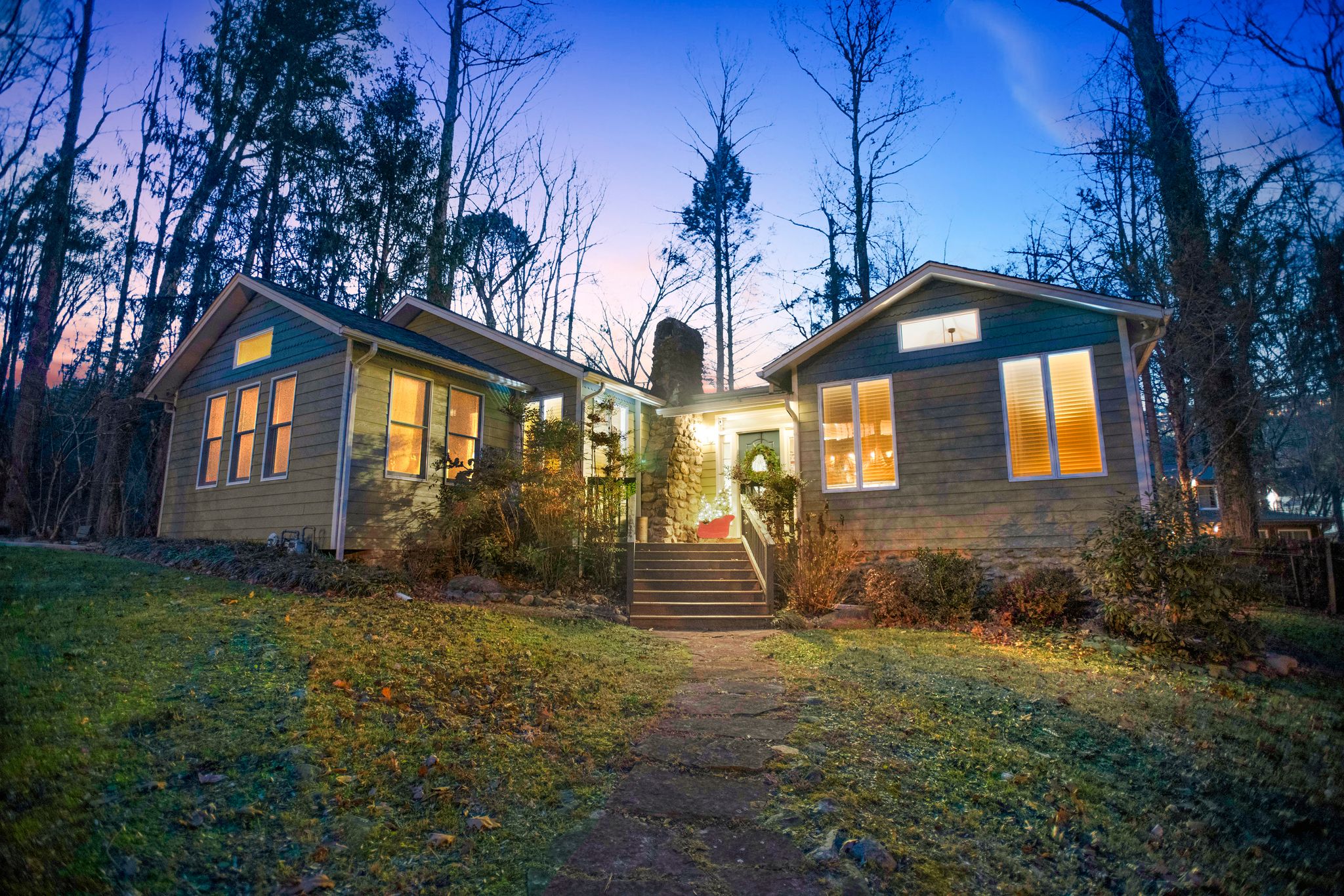 FRONT ENTRYWAY