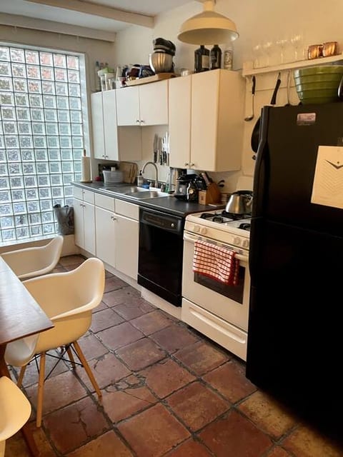 Beautiful Two Bedroom with Private Patio