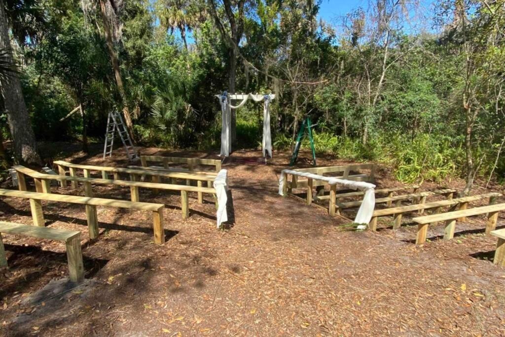 Ceremony area - Tropical Escape Sarasota - Sarasota