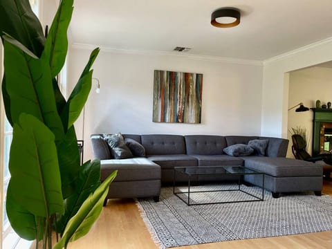 Hudson Valley Oasis - Sauna, Hot Tub, Heated Pool!