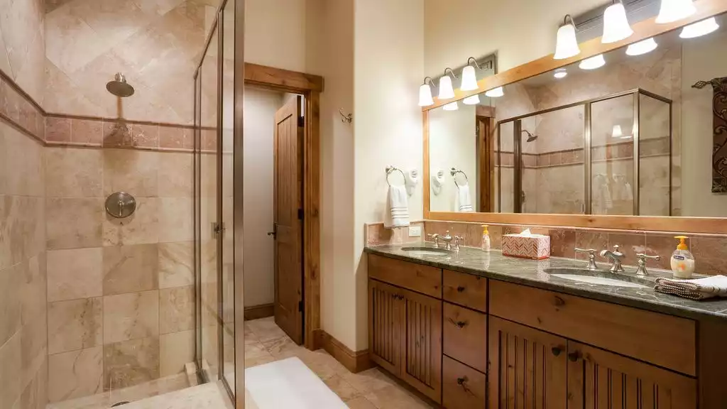 Master Bath - Cimarron Unit 14 - Steamboat Springs