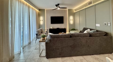 207_ Sparkle Apartment Close to Disney Free Waterpark