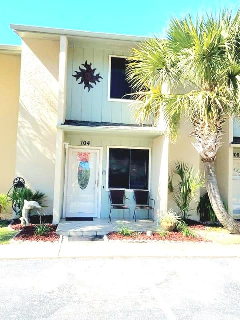 3rd Townhouse from the Beach~  Vacations by Fayla