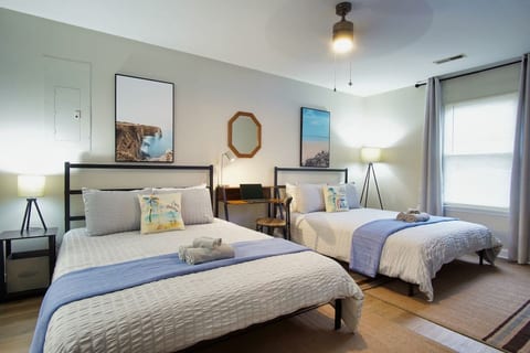 Bungalow Bliss ※ Beach Cottage Blocks From Ocean