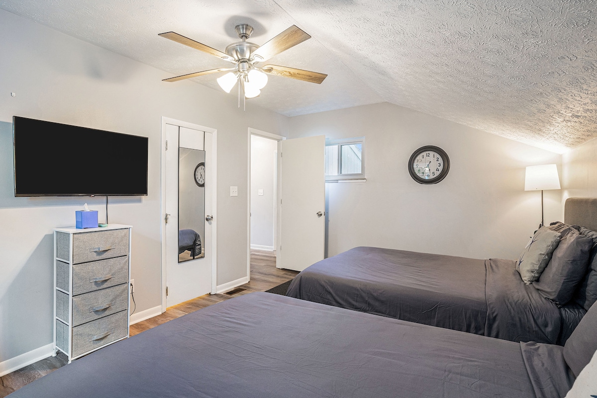 Fully Furnished Coastal Comfort in Surfside Beach image 24