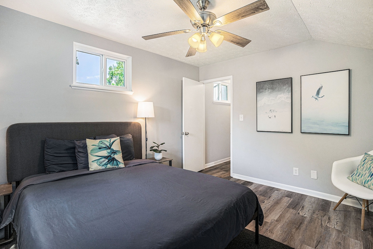 Fully Furnished Coastal Comfort in Surfside Beach image 28