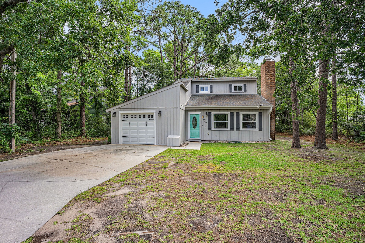 Fully Furnished Coastal Comfort in Surfside Beach image 39