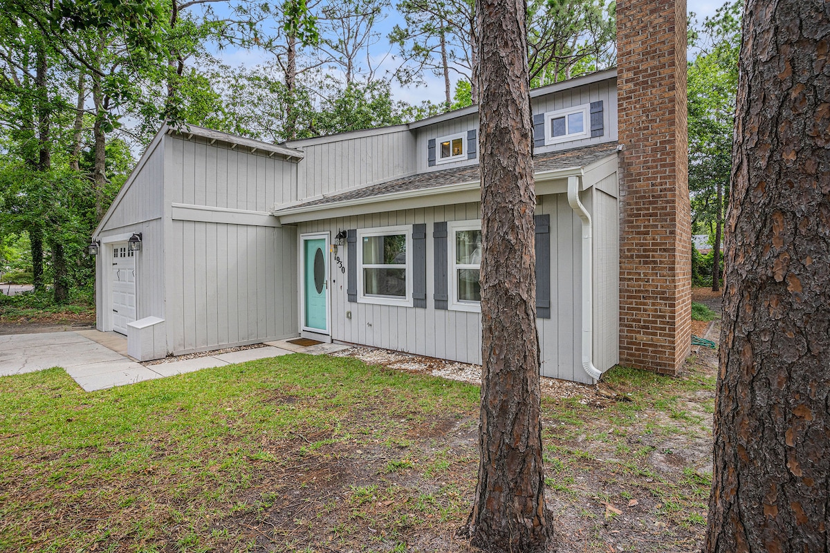 Fully Furnished Coastal Comfort in Surfside Beach image 41
