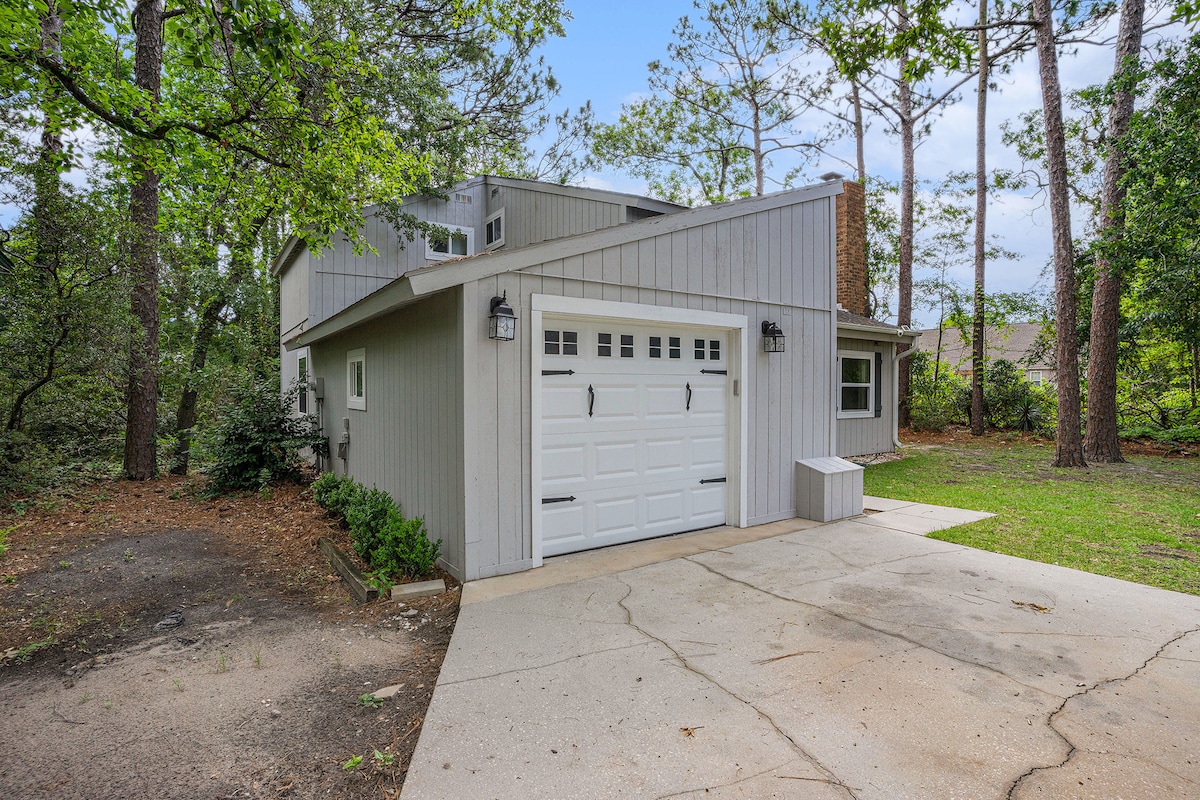 Fully Furnished Coastal Comfort in Surfside Beach image 40