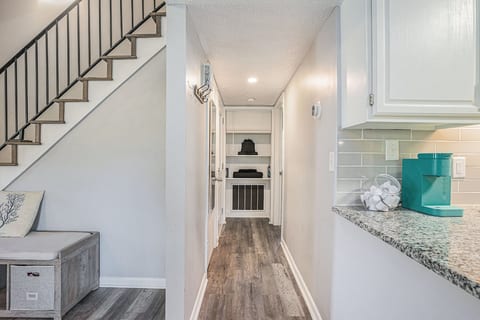 Fully Furnished Coastal Comfort in Surfside Beach image 3