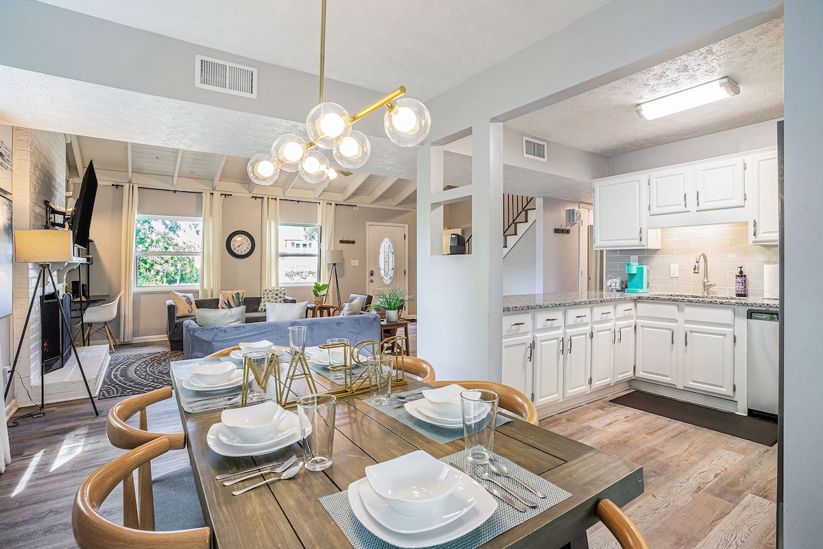 Fully Furnished Coastal Comfort in Surfside Beach image 9