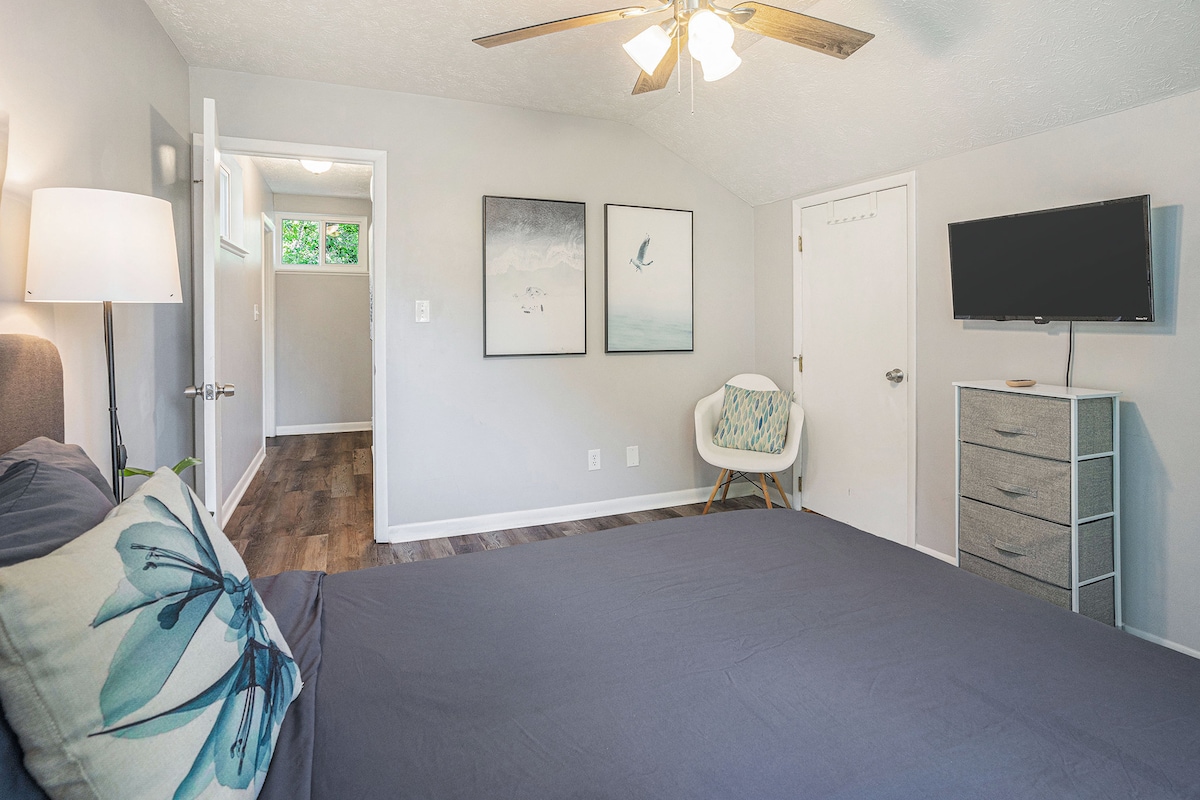 Fully Furnished Coastal Comfort in Surfside Beach image 29