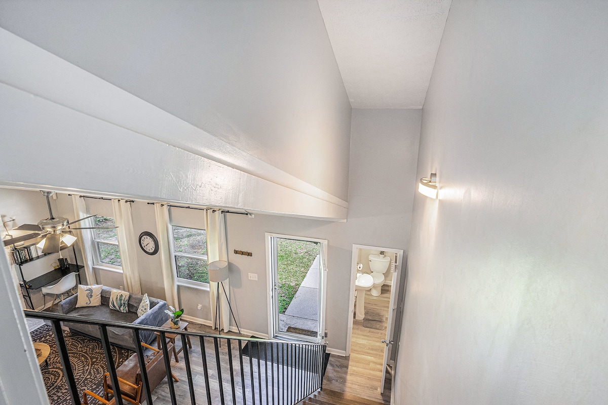 Fully Furnished Coastal Comfort in Surfside Beach image 15