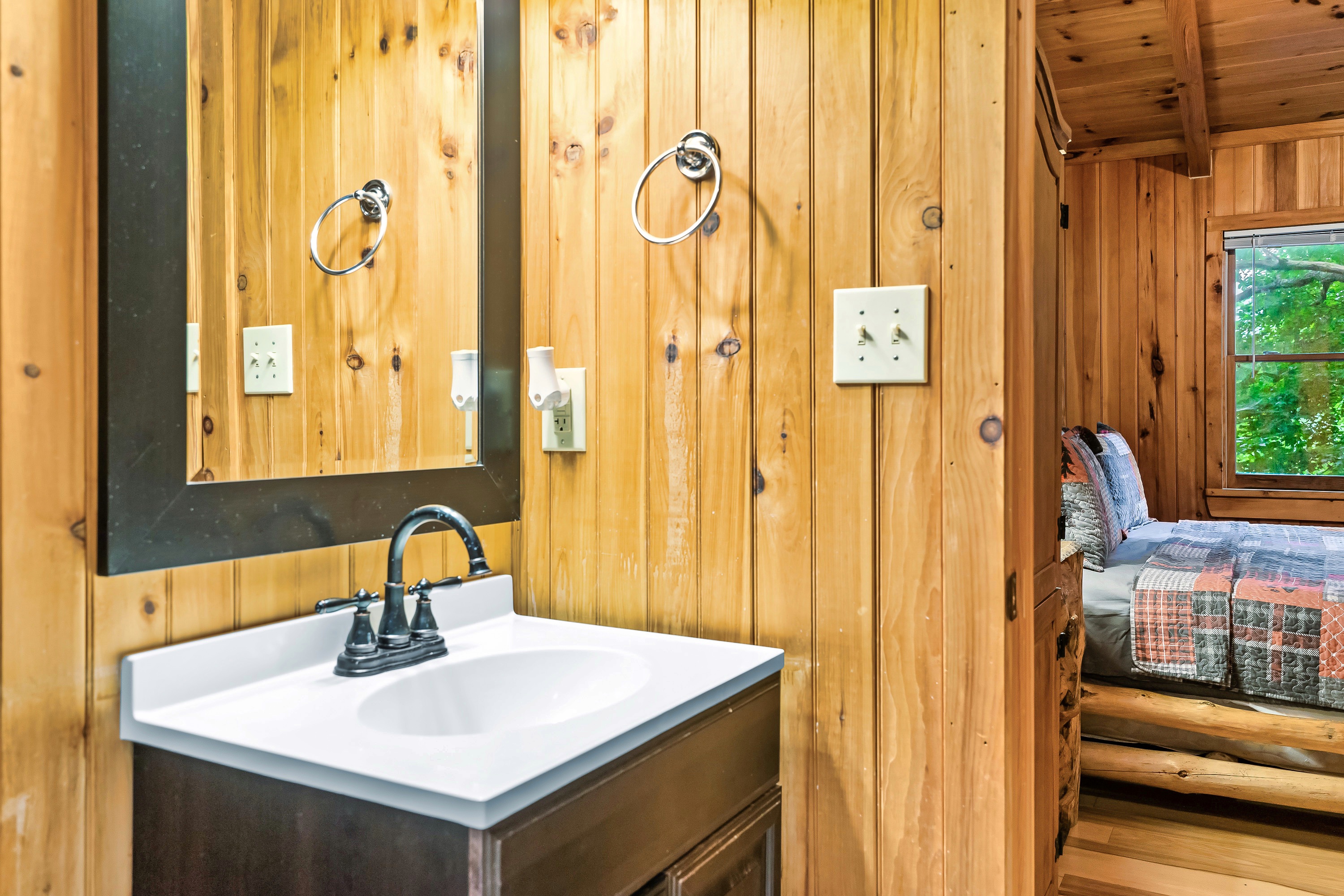 Upstairs full bathroom with shower + tub combination