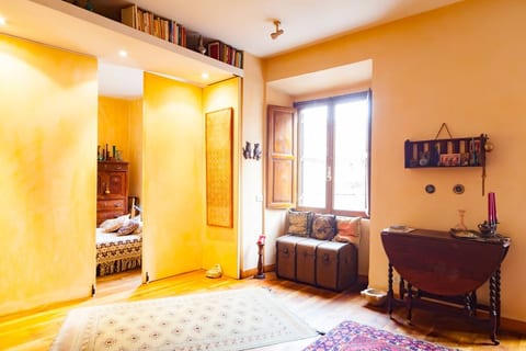 Charming Colosseum apartment