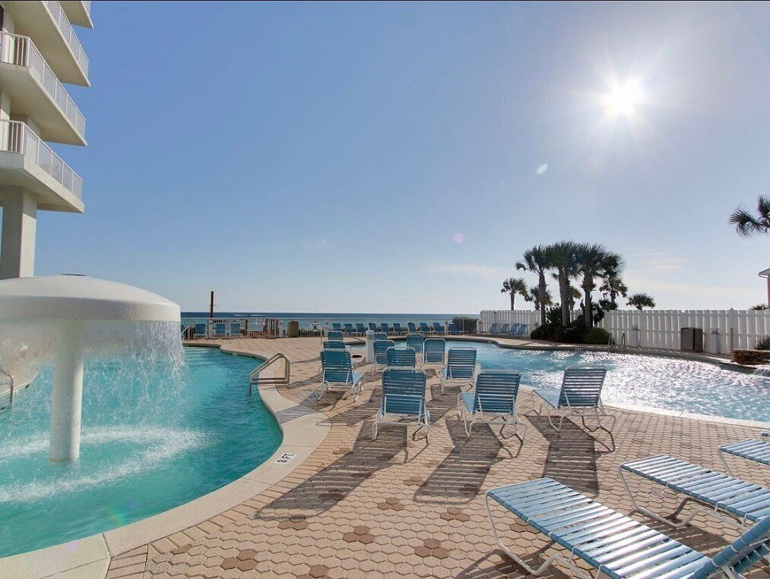 Kid’s pool! Beachfront-Amazing View-Beachfront Master-Balcony!