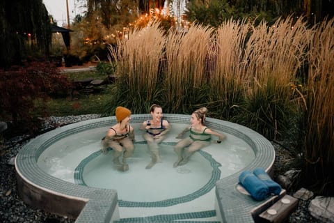 Tranquil Waterfront Getaway: Hottub, Pool, Pets OK