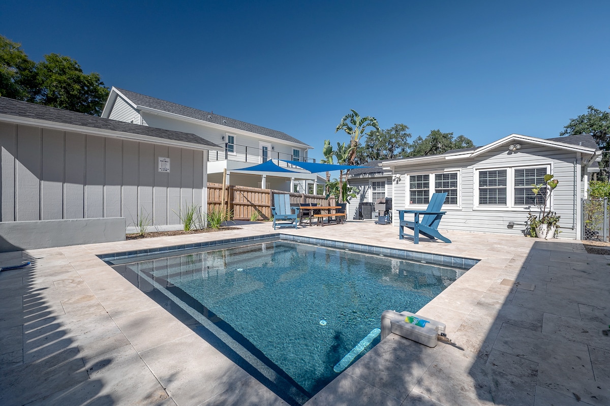 hilltop-hideaway-in-the-heart-of-old-seminole-hgts/
