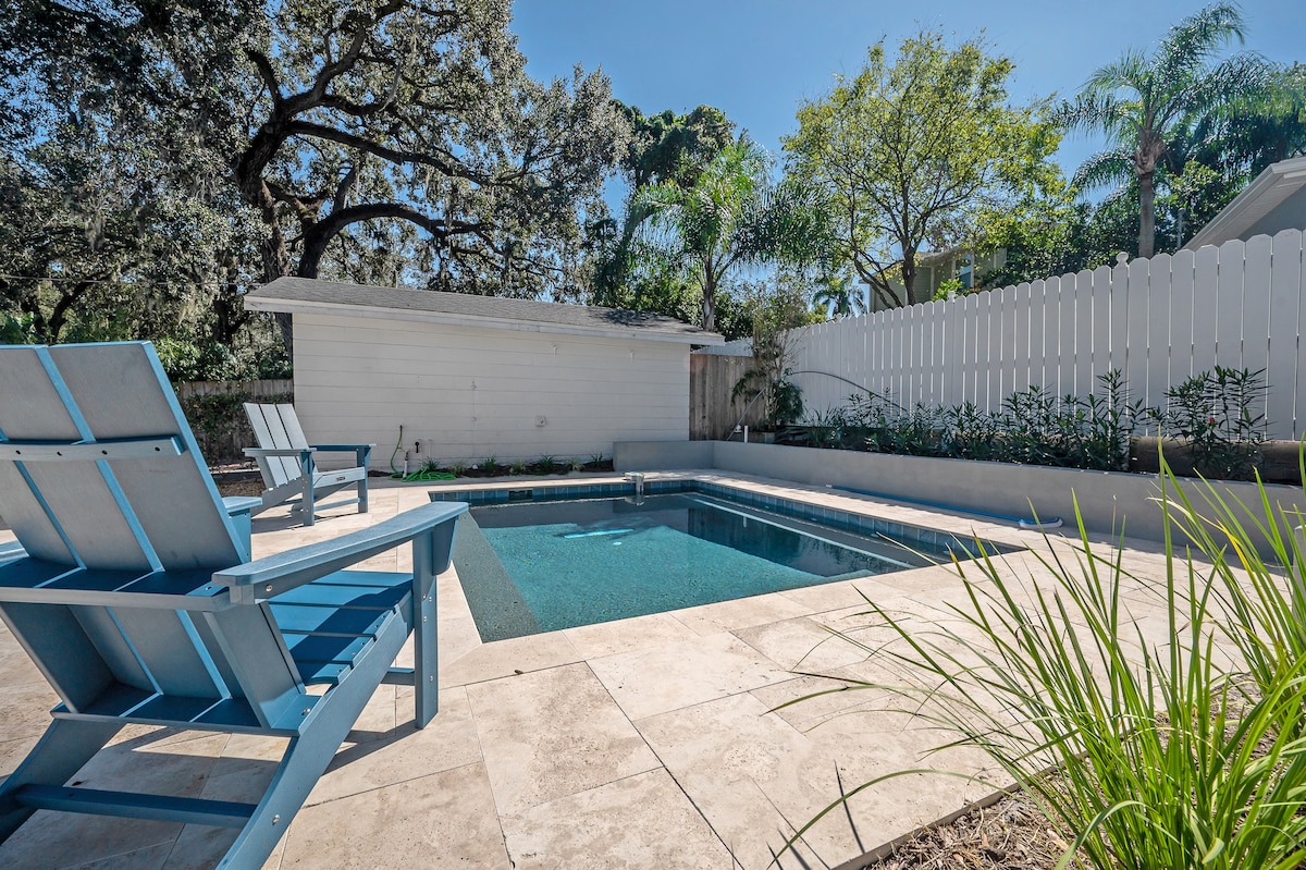 Hilltop Hideaway in the heart of Old Seminole Hgts