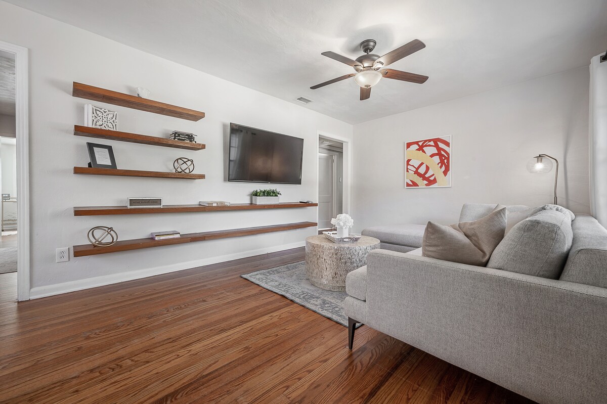 hilltop-hideaway-in-the-heart-of-old-seminole-hgts/