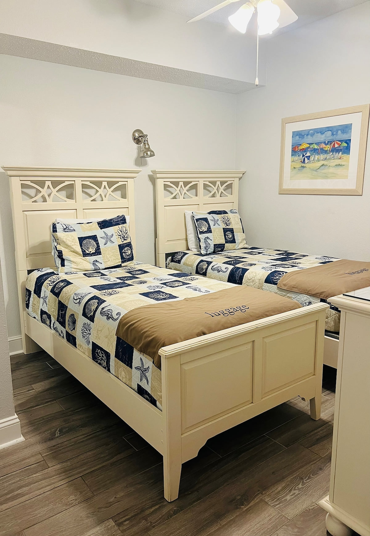 Two twin beds 
