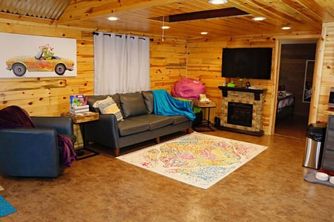 HOT TUB, Dog Friendly, Beach, Fire Pit, Relaxation