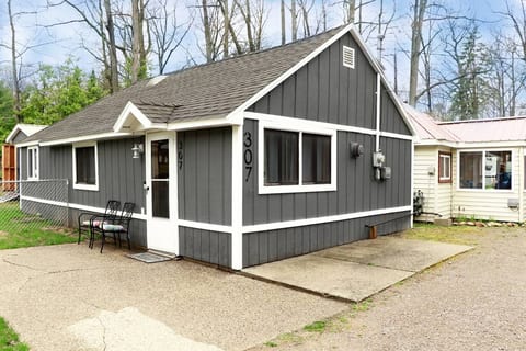 HOT TUB, Dog Friendly, Beach, Fire Pit, Relaxation