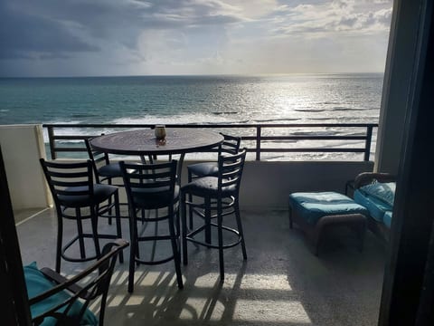 The Daytona Penthouse - 3,000sq.ft. 3BR, 3Bth 2 Story Condo