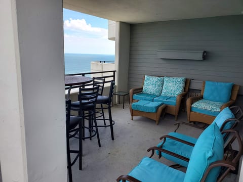 The Daytona Penthouse - 3,000sq.ft. 3BR, 3Bth 2 Story Condo