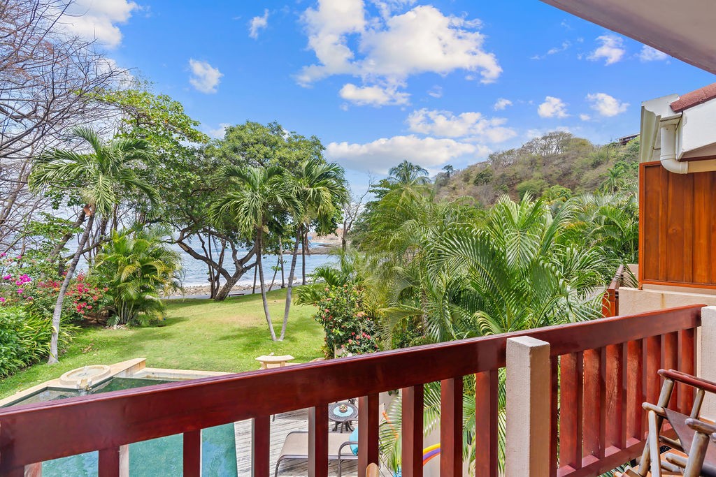 Villa Las Olas, Beachfront & Pool, Bahia Pez Vela