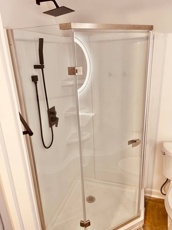 Golf Scandi hot tub - putting green - sleeps 23