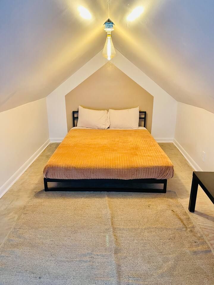 Golf Scandi hot tub - putting green - sleeps 23
